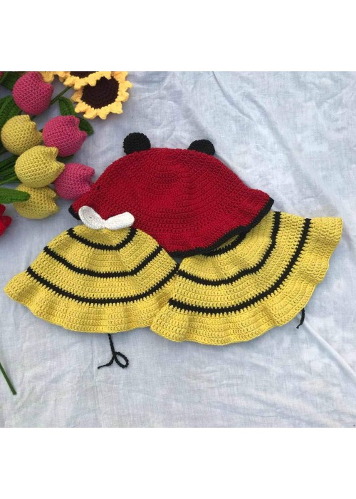 ကလေးဆောင်း ချည်ထိုး ဦးထုပ် Red Knitted Woven Hat for baby kids Bee design AYAHATB
