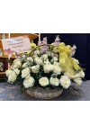 နှင်းဆီပန်း ပန်းခြင်း Fresh Flower Basket with roses and some seasonal leaves FBK100