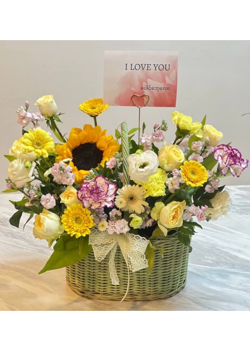ရောင်စုံပန်းခြင်း Fresh Flower Basket with Colorful Mixed Flower and some seasonal leaves FBK105