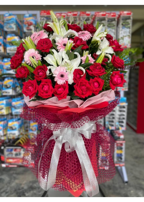 ဖွင့်ပွဲပန်းစတန်း နှင်းဆီပန်း လီလီပန်း Grand Opening Celebration Fresh Flower Stand with Roses Lily and some seasonal leaves FST100
