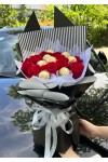 နှင်းဆီပန်းပန်းစည်း ချောကလပ် 10လုံးအပါ Fresh Flower Bouquet approx 20 roses and 10pc chocolate FFB111