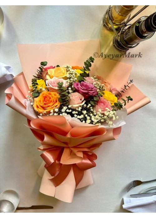 ရောင်စုံပန်းစည်း Assorted Mixed Fresh Flower FFB114
