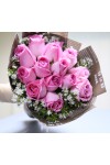 နှင်းဆီပန်း ပန်းစည်း အရံပန်းအပါ Fresh Flower Bouquet 15 roses with some seasonal leaves FFB117