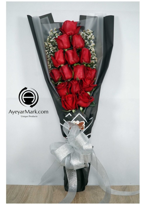 နှင်းဆီပန်း ပန်းစည်း အရံပန်းအပါ Fresh Flower Bouquet approx 15 roses with some seasonal green leaves FFB126