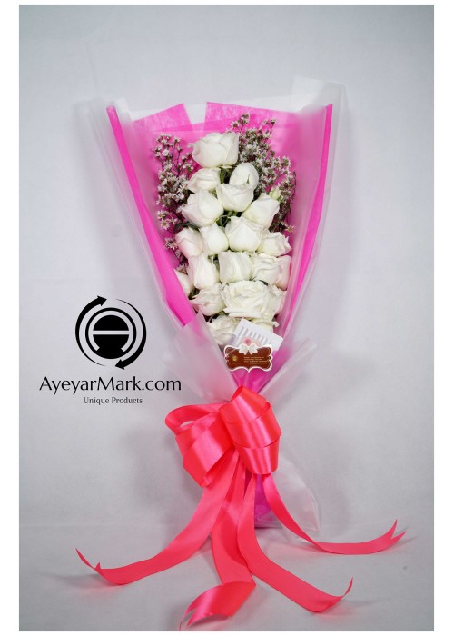 နှင်းဆီပန်း ပန်းစည်း အရံပန်းအပါ Fresh Flower Bouquet approx 20 roses with some seasonal green leaves FFB130