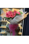 နှင်းဆီပန်း ပန်းစည်း Fresh Flower Bouquet approx 15 roses with 3 chocolate balls FFB146