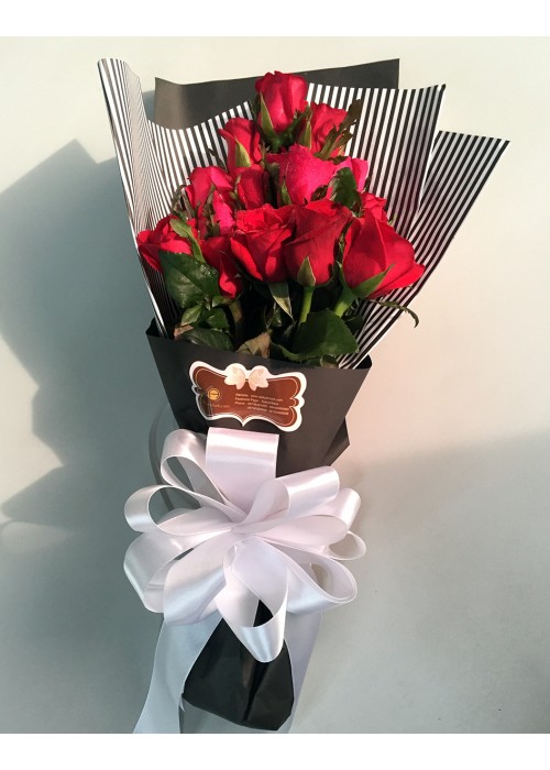 နှင်းဆီပန်း ပန်းစည်း Fresh Flower Bouquet approx 15 roses FFB152
