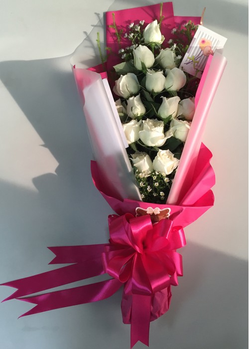 နှင်းဆီပန်း ပန်းစည်း Fresh Flower Bouquet approx 15 roses FFB153