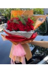 နှင်းဆီပန်း ပန်းစည်း အရံပန်းအပါ Fresh Flower Bouquet approx 30 roses with some seasonal green leaves FFB159