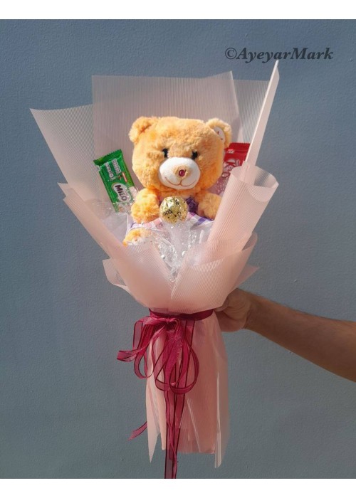 အရုပ်ပန်းစည်း ချောကလက်အပါ Toy Bouquet with 3 chocolate TYFB105
